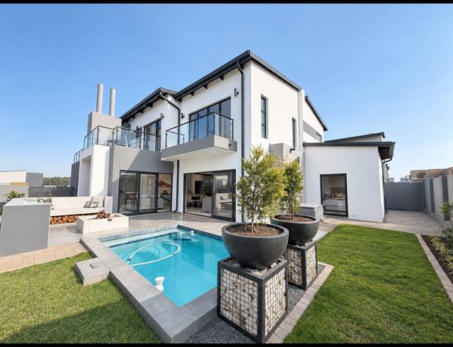 4 BEDROOM FREEHOLD FOR SALE IN FOUNTAINBROOK ESTATE